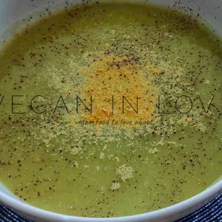 Vegan asparagus cream soup