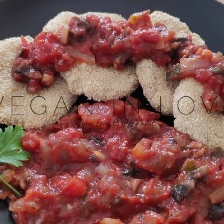 Potato nuggets with tomato salsa