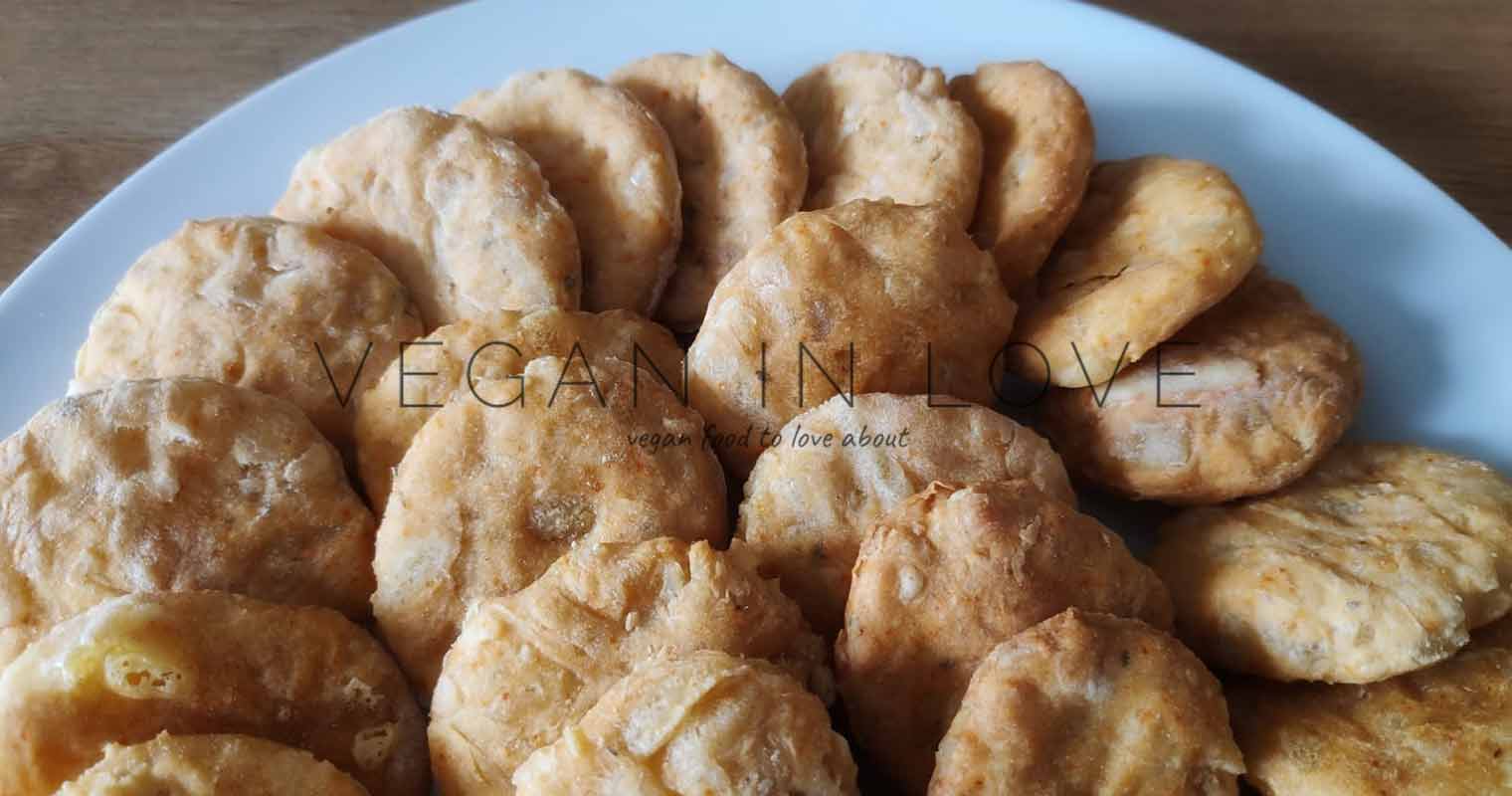 VEGAN CHEESE BISCUITS