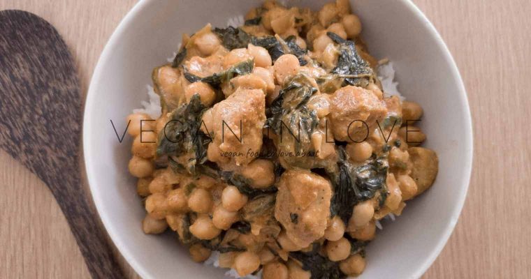 SPINACH, CHICKPEA CURRY WITH SAUSAGE