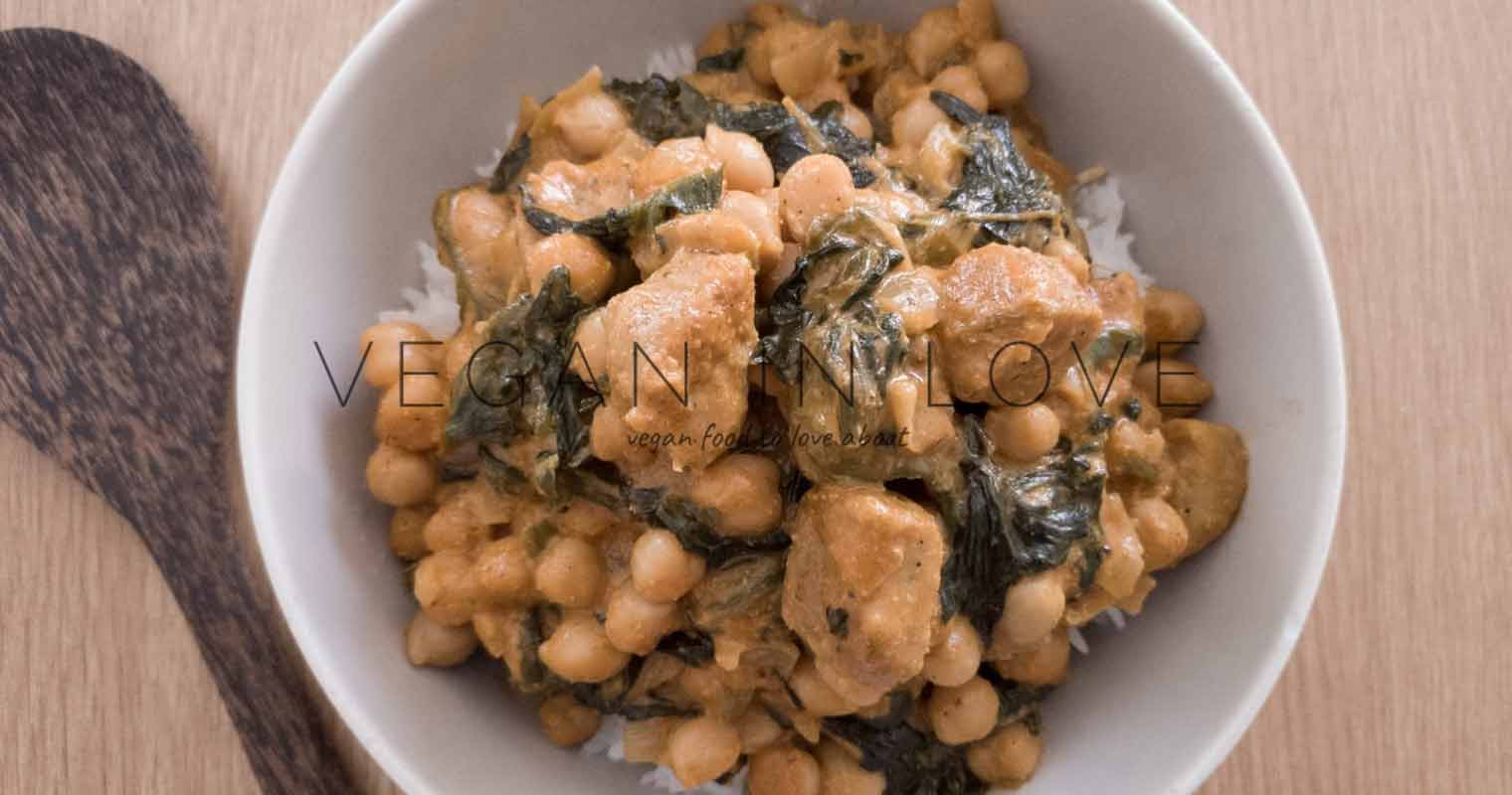 SPINACH, CHICKPEA CURRY WITH SAUSAGE