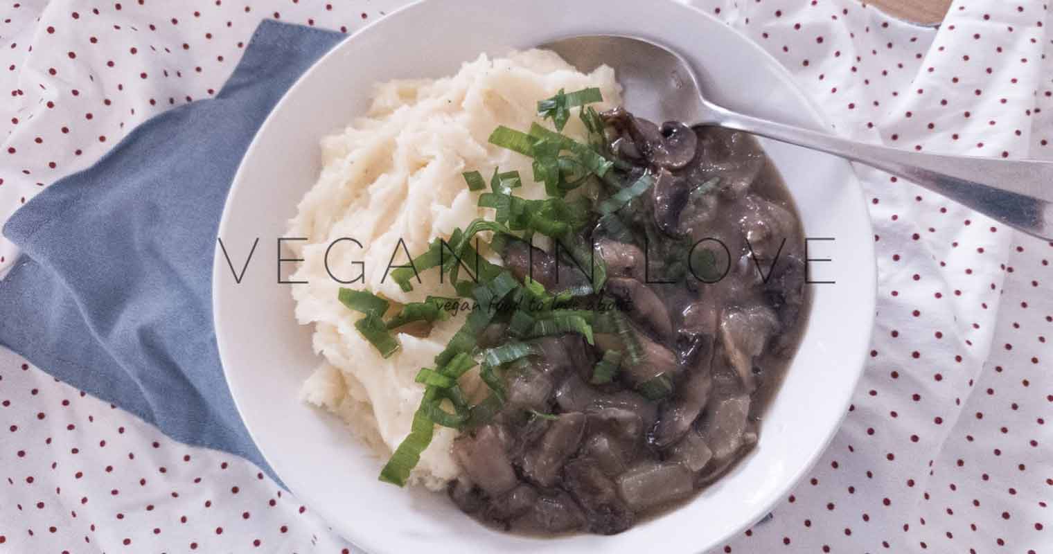 MUSHROOM STROGANOFF WITH MASHED POTATOES