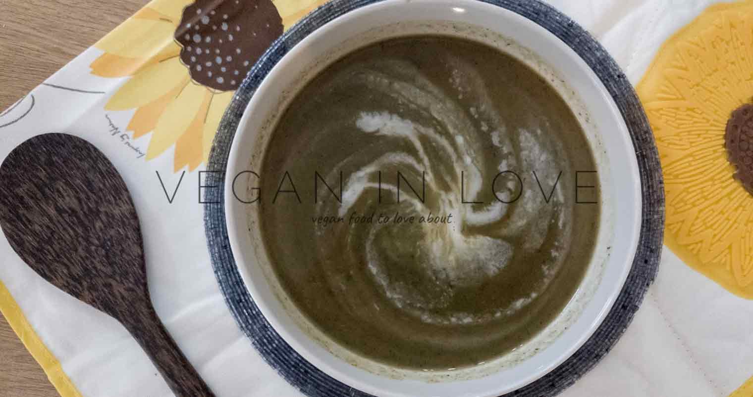 SPINACH AND BUTTERNUT SQUASH SOUP WITH COCONUT MILK