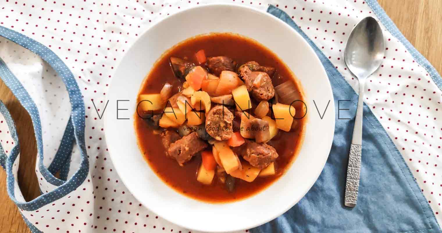 SOPA CON SALCHICHAS VEGANAS