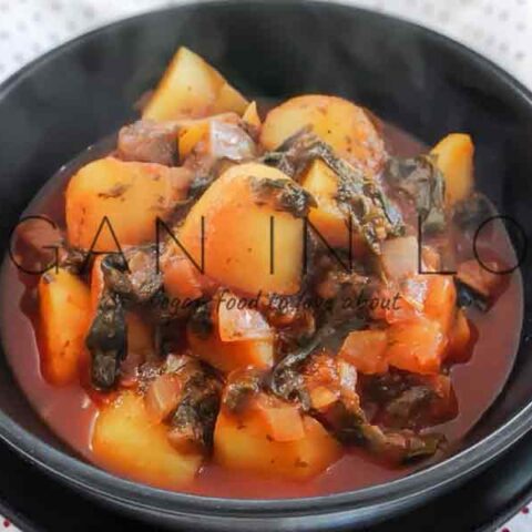 Potato in tomato & spinach sauce