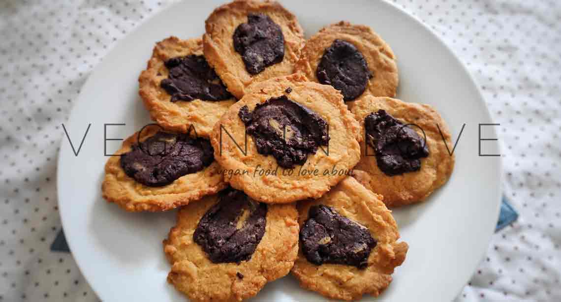 VANILLA & CHOCOLATE COOKIES