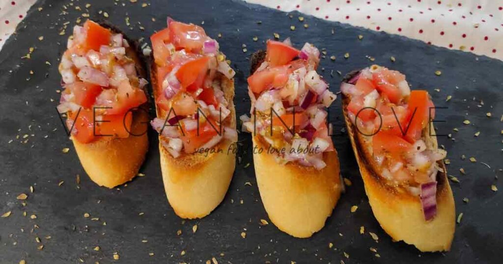 Super simple, easy, and quick to make this delicious tomato bruschetta. Moreover, you can enjoy this recipe as a starter, for breakfast, or, as a snack.
