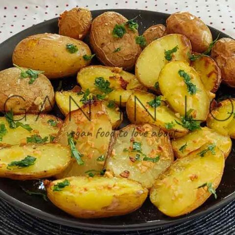 ROASTED BABY POTATOES WITH GARLIC