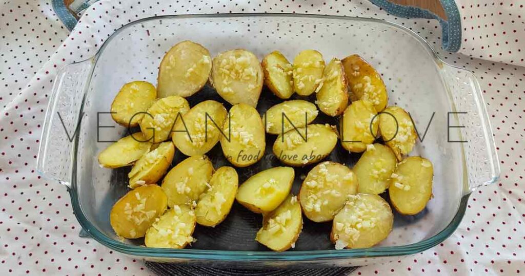 This recipe for roasted baby potatoes is super easy to follow & make. Full of flavor with the chopped fresh garlic & fresh parsley