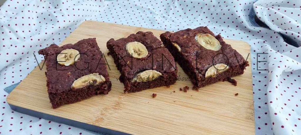 Delicious homemade banana brownies recipe made with ripe bananas. These vegan brownies are super easy to make & you can enjoy them for breakfast or as a dessert