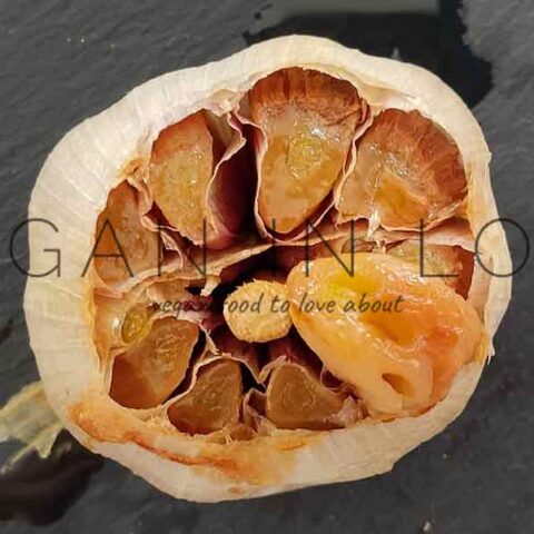 ROASTED GARLIC IN OVEN