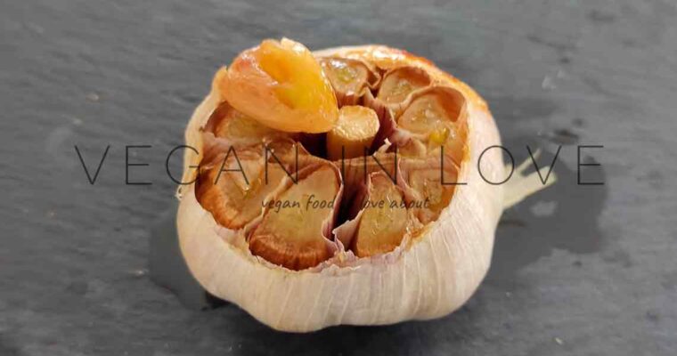 ROASTED GARLIC IN OVEN