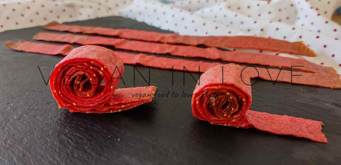 HOMEMADE FRUIT ROLL-UPS