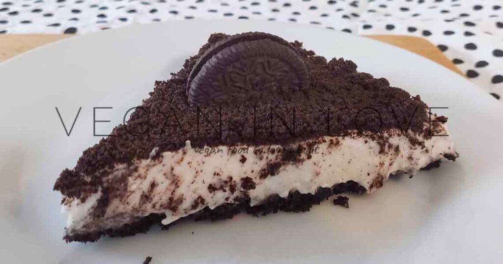 Delicious and creamy dairy-free Oreo cheesecake made of just a few ingredients. This easy, simple, and no-bake vegan recipe can be enjoyed as a rich dessert.