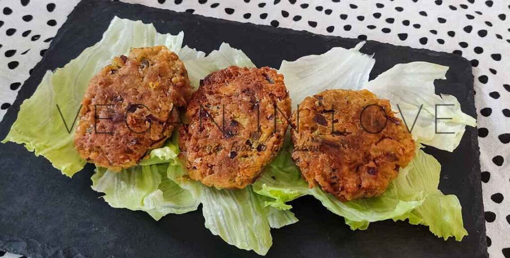 These delicious chickpea veggie burgers are not only easy to make, but they are healthy and nutritious too. Enjoy this great recipe together with a fresh salad.