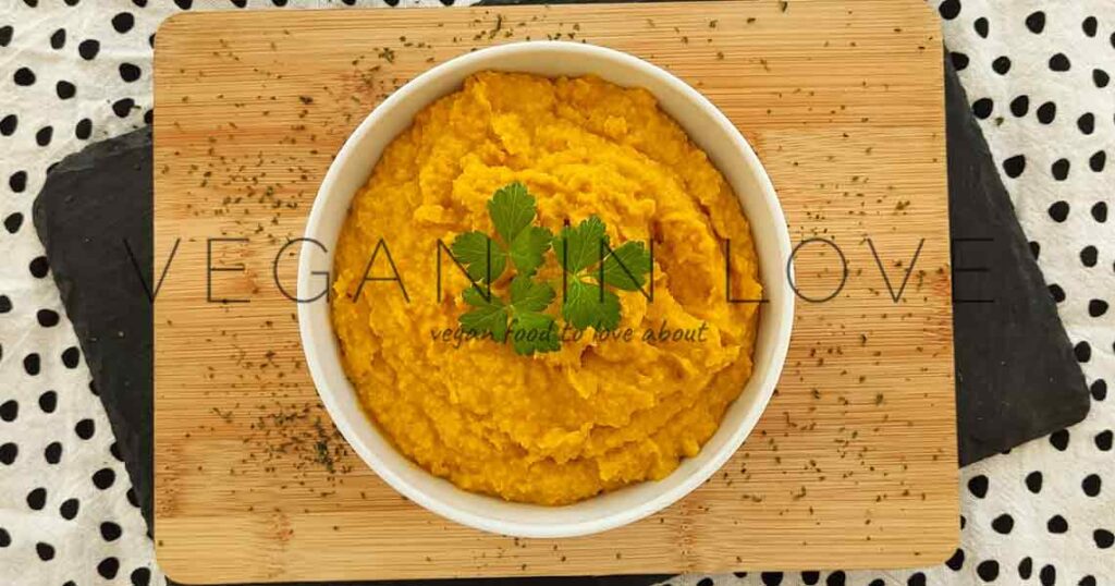 Delicious, healthy, and easy to make this carrot hummus recipe is ideal as an appetizer. Also, this vegan and gluten-free recipe is full of flavor and nutritious.