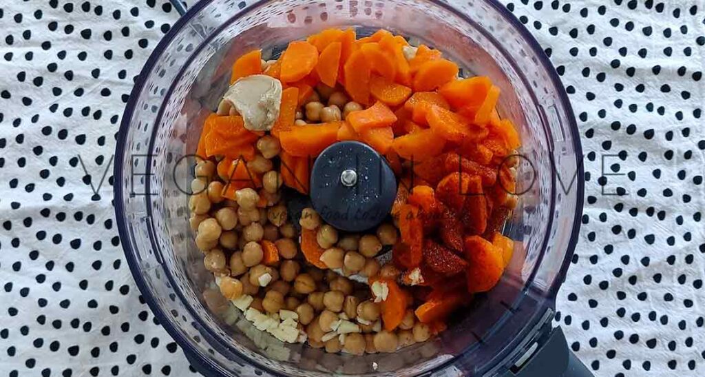 Delicious, healthy, and easy to make this carrot hummus recipe is ideal as an appetizer. Also, this vegan and gluten-free recipe is full of flavor and nutritious.