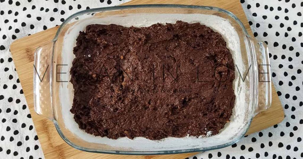 Deliciosos, húmedos, ricos y fáciles de preparar estos brownies de camote. Esta receta de chocolate es ideal como postre con té o café así como para el desayuno.