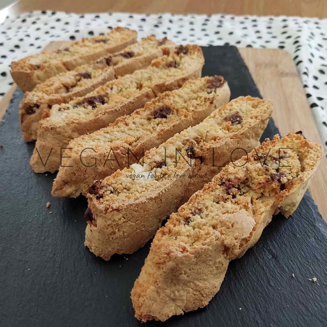 RECETA DE BISCOTTI VEGANO CON ALMENDRAS Y CHOCOLATE