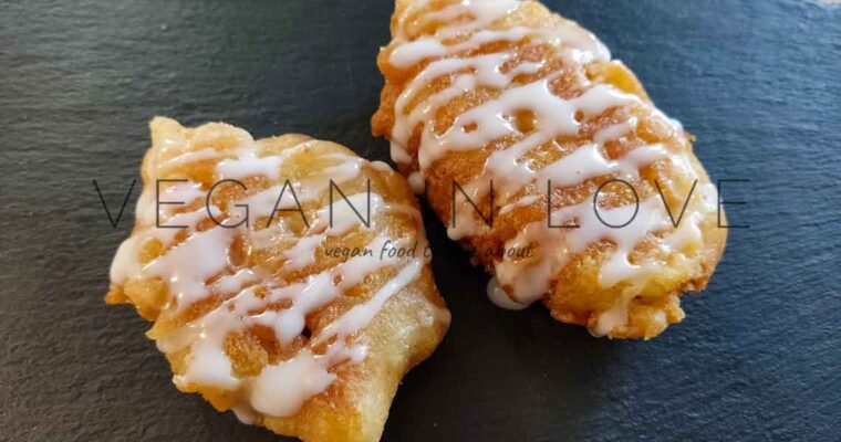 FÁCILES BUÑUELOS DE MANZANA VEGANAS CON GLASEADO