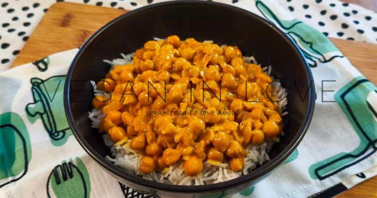 EASY VEGAN CHICKPEA KORMA – CREAMY RECIPE