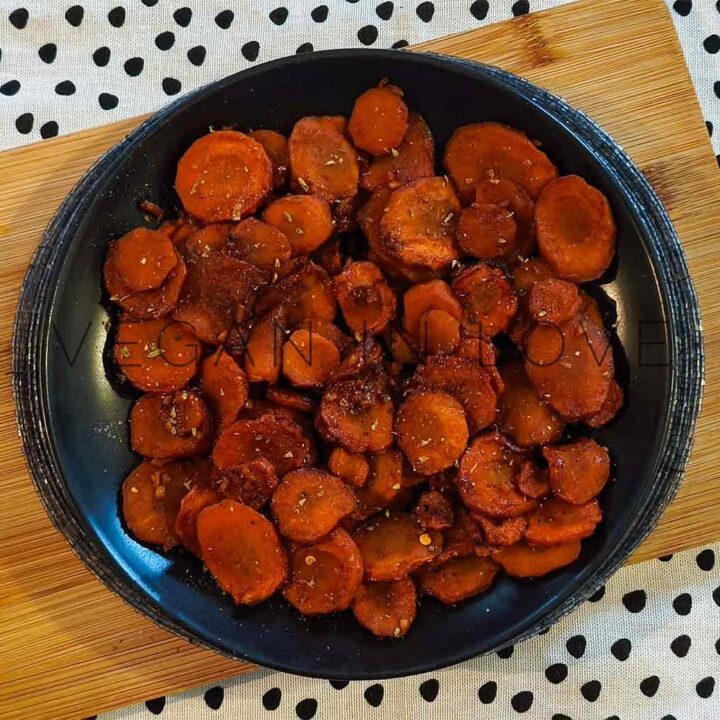 Easy maple glazed roasted carrots recipe - oil-free
