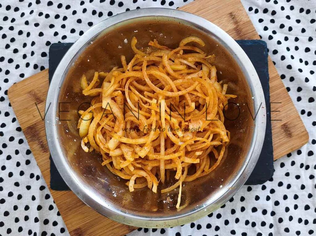 Oven-baked crsipy onions recipe