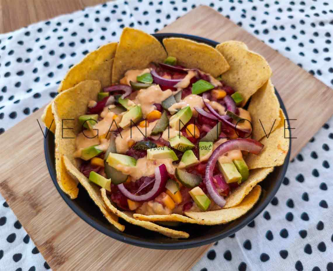 EASY VEGAN LOADED NACHOS RECIPE – FULLY SATISFYING